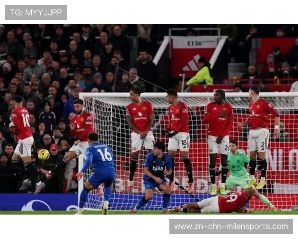 曼联反击三传到位完成高速破门